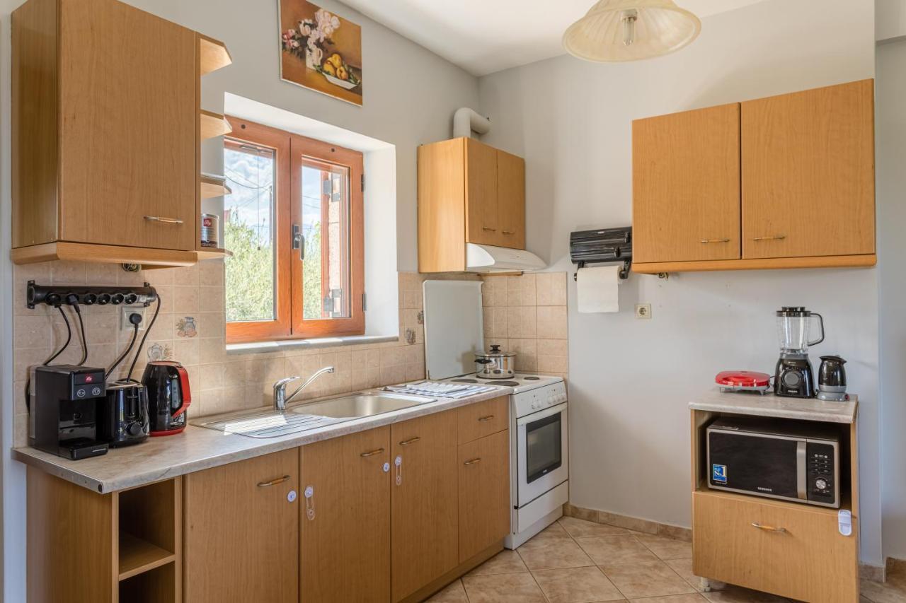 Chioureas Apartments Lévktron Eksteriør billede
